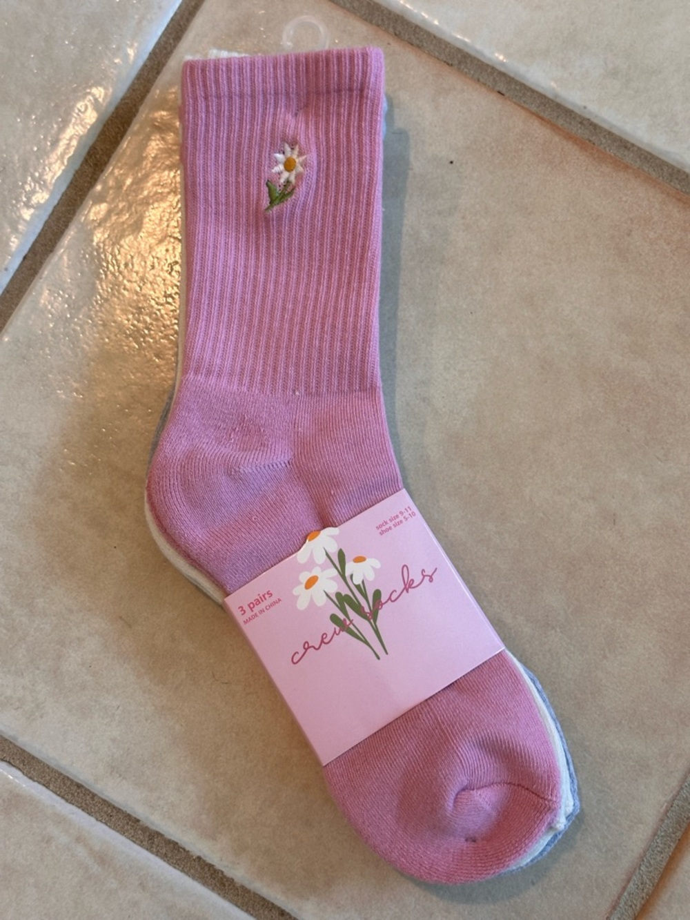3 Pair Crew Socks Daisy Embroidered Pink Gray White Floral Socks NWT